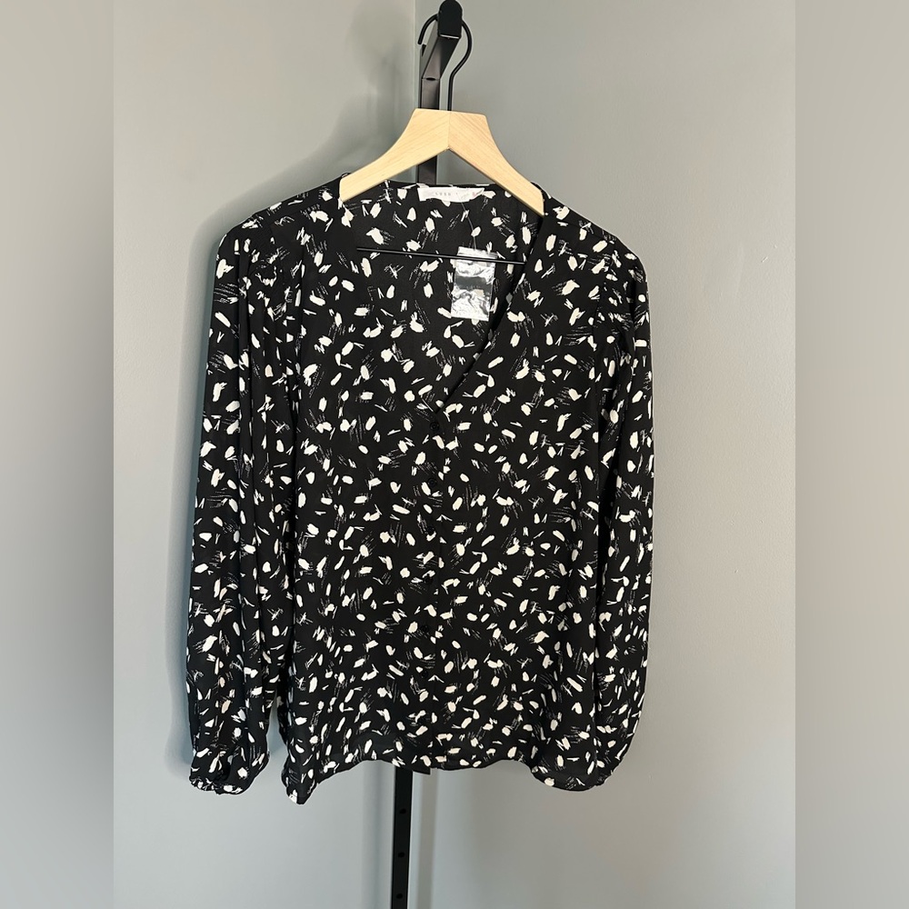 Lush Black Blouse with Cream Pattern Size XL NWOT‎